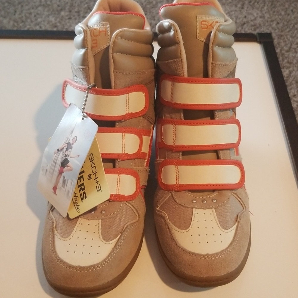 Skechers wedge heel sneakers !!